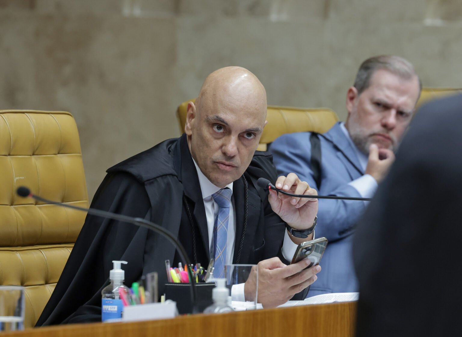 Moraes determina investigação contra Flávio Bolsonaro por ataques a Lula