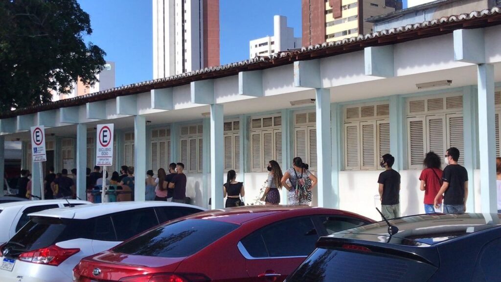 Vacinação contra Covid é suspensa em UBS de Natal por falta de doses
