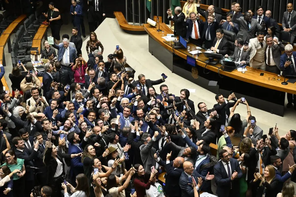 Veto de Lula ao PL da dosimetria é derrubado com votos divididos do RN