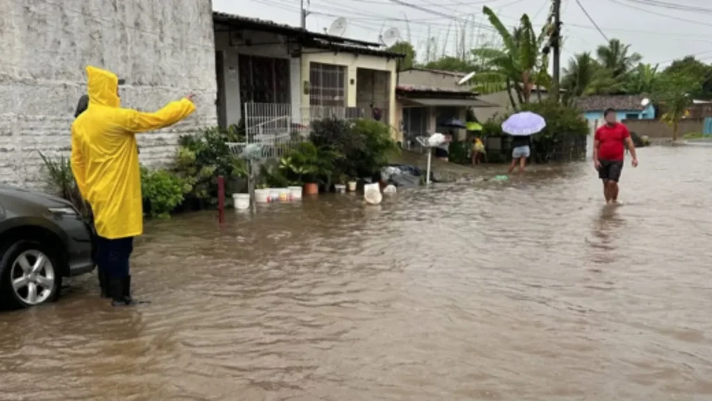 Mais de 2 mil pessoas são afetadas por chuvas fortes em Pernambuco