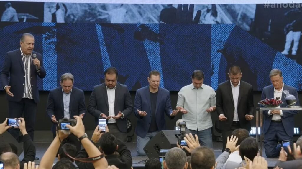 Malafaia acusa Moraes de perseguição em culto com Flávio Bolsonaro