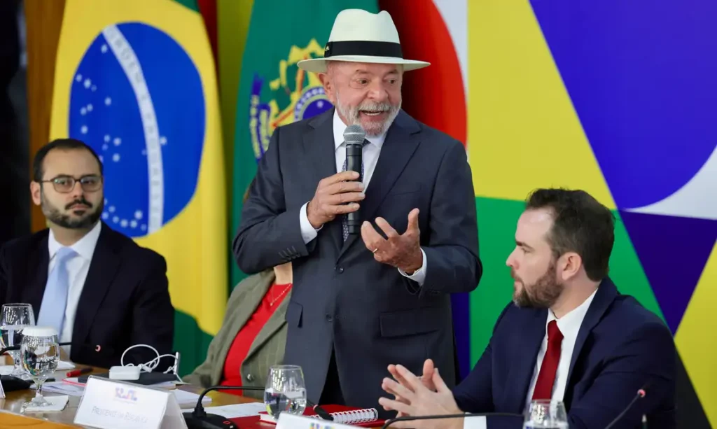Governo lança Desenrola Brasil com descontos de até 90% para quitar dívidas