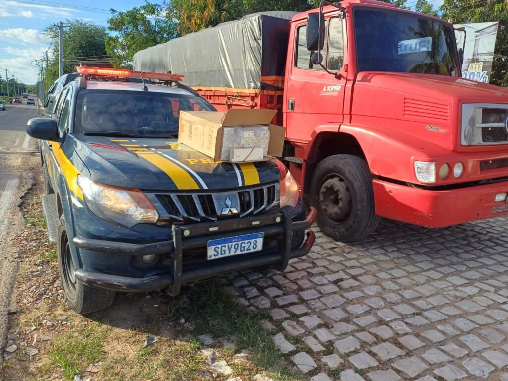 PRF prende motorista com 200 caixas de cigarros contrabandeados em Apodi