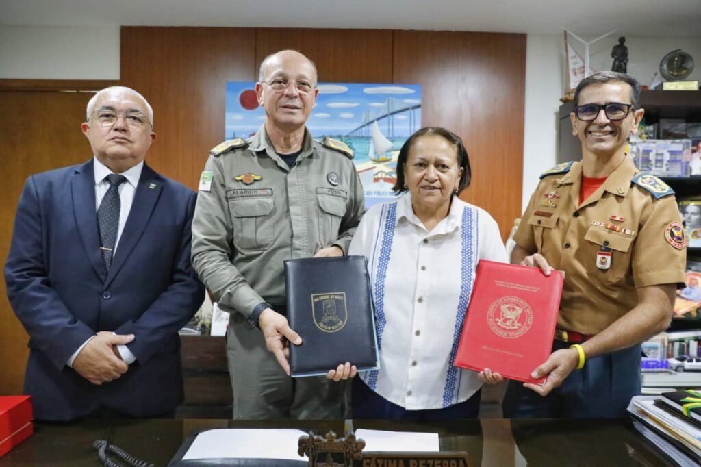 Estado anuncia promoção de 735 policiais e bombeiros