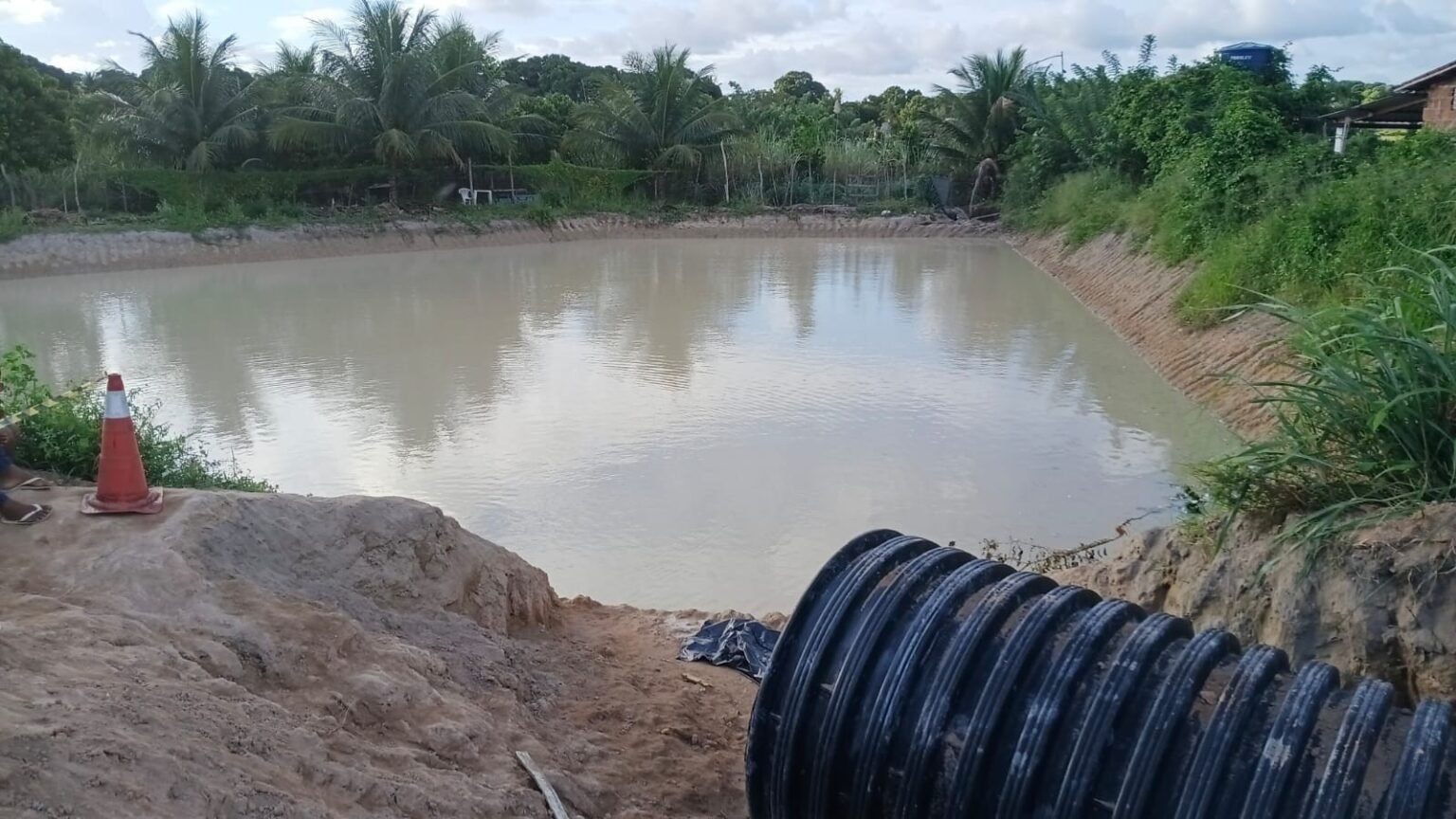 Adolescente morre afogado em lagoa de obra em Parnamirim; outros dois foram salvos