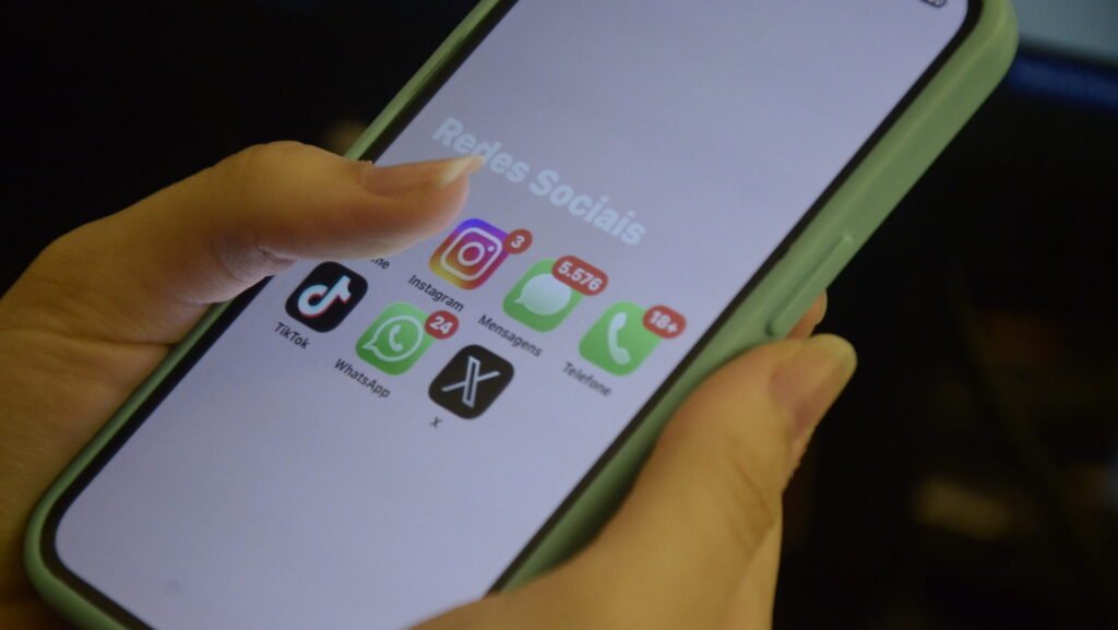 Instagram abandona criptografia ponta a ponta em mensagens diretas