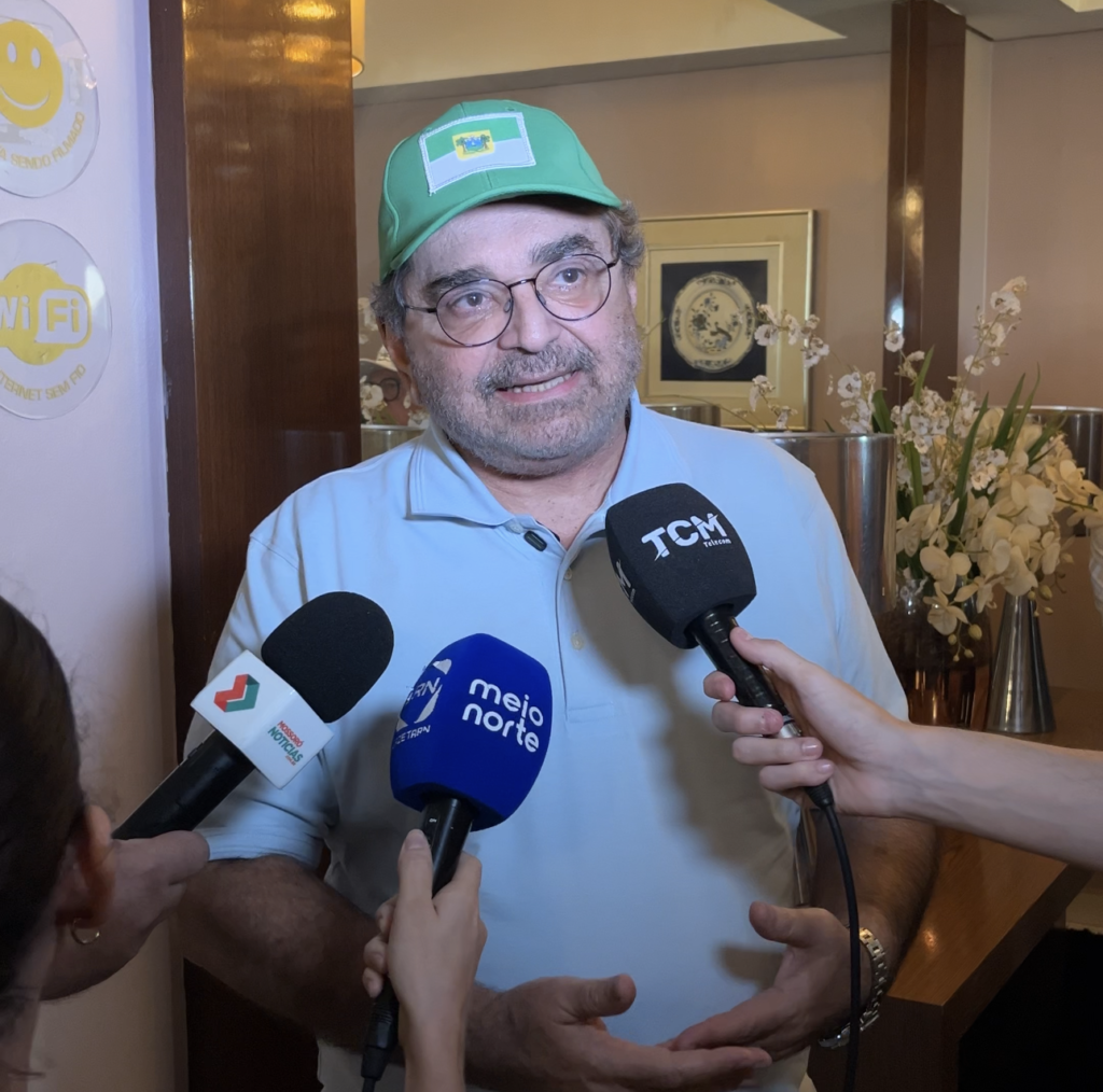 Álvaro Dias abre diálogo sobre federalização da UERN em Mossoró
