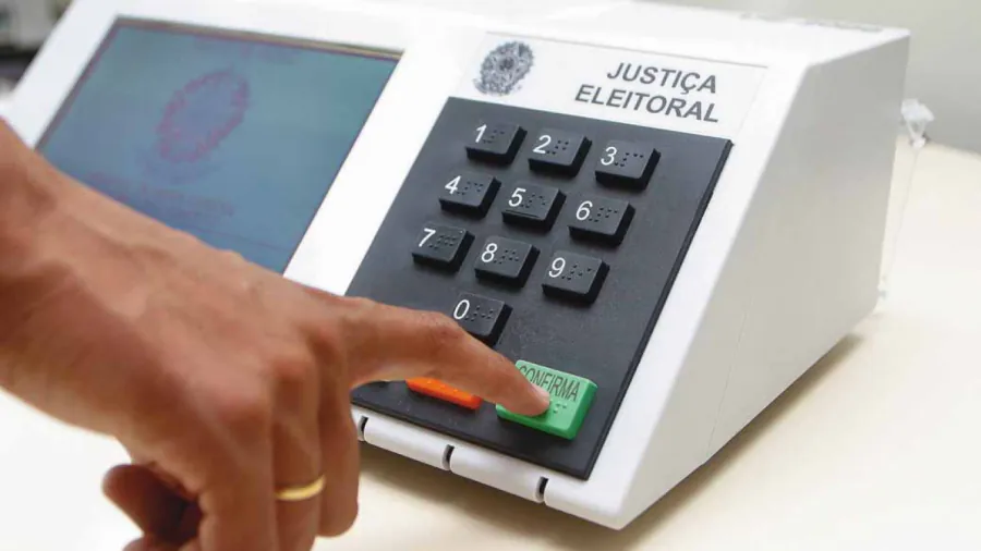 22% dos brasileiros já receberam proposta para vender voto, diz pesquisa