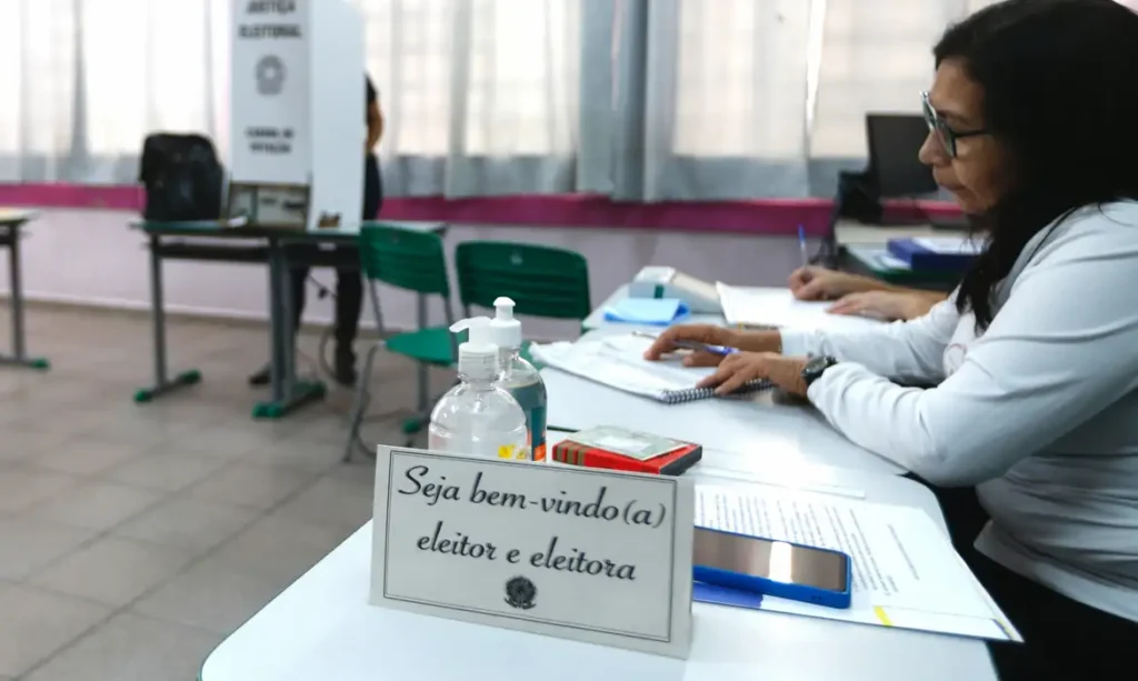 Mesário voluntário: inscrições abertas para eleições de 2026