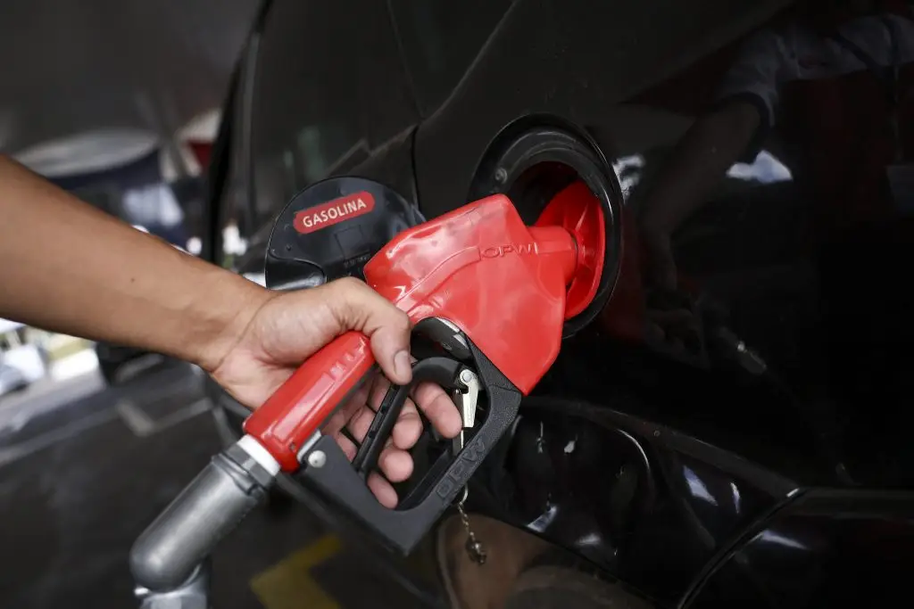 Petrobras anuncia alta iminente no preço da gasolina