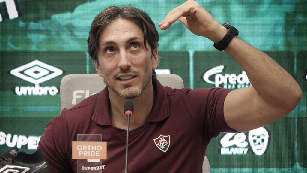 Fluminense e São Paulo se enfrentam pressionados no Brasileirão