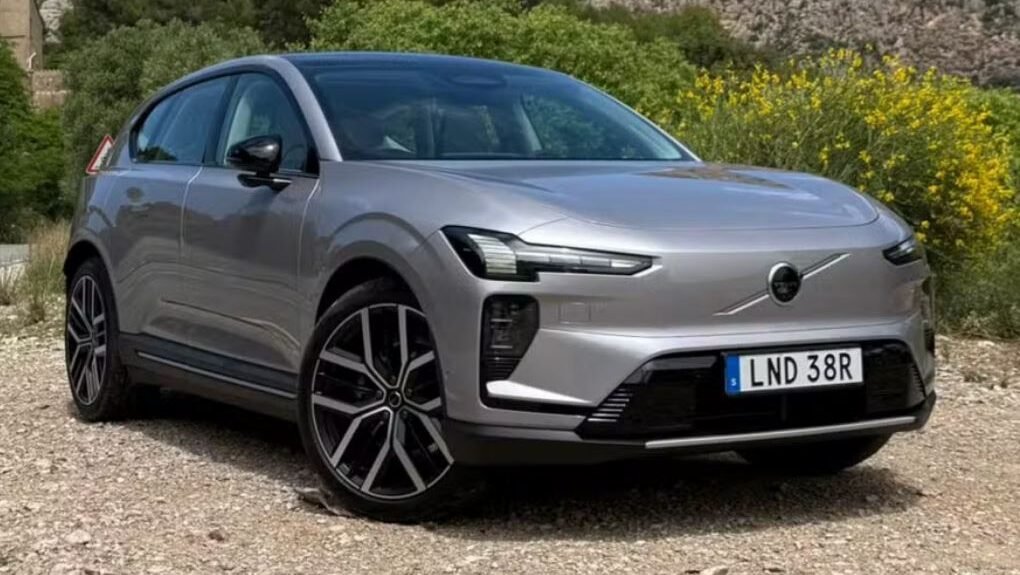 Volvo EX60 elétrico chega ao Brasil em 2026