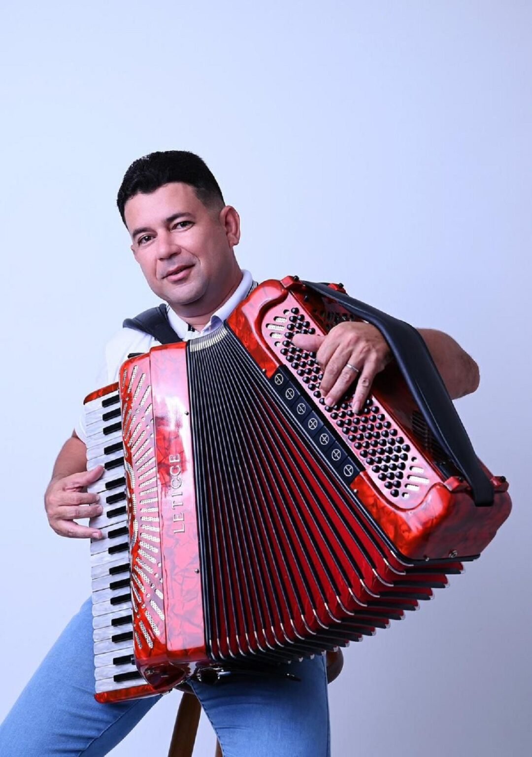 Thaison do Acordeon é finalista da Batalha dos Sanfoneiros no Agreste