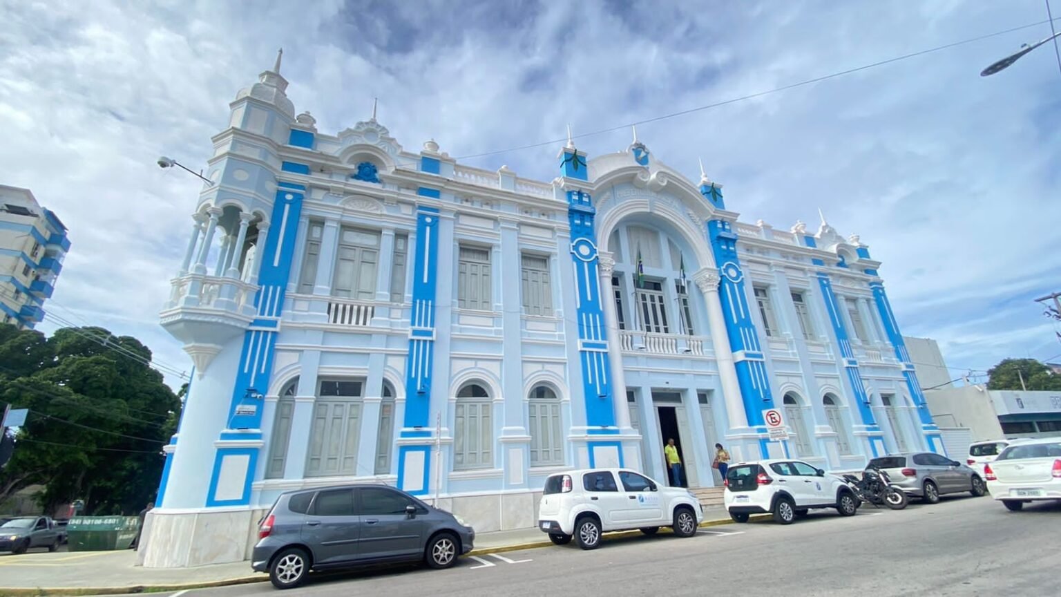 Natal cria 350 cargos com salários de até R$ 6,5 mil na administração