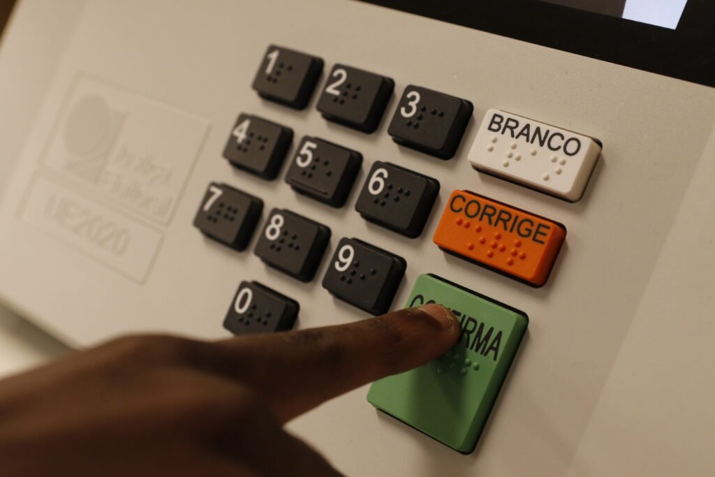 Eleitores de Itaú e Ouro Branco votam em eleições suplementares no RN