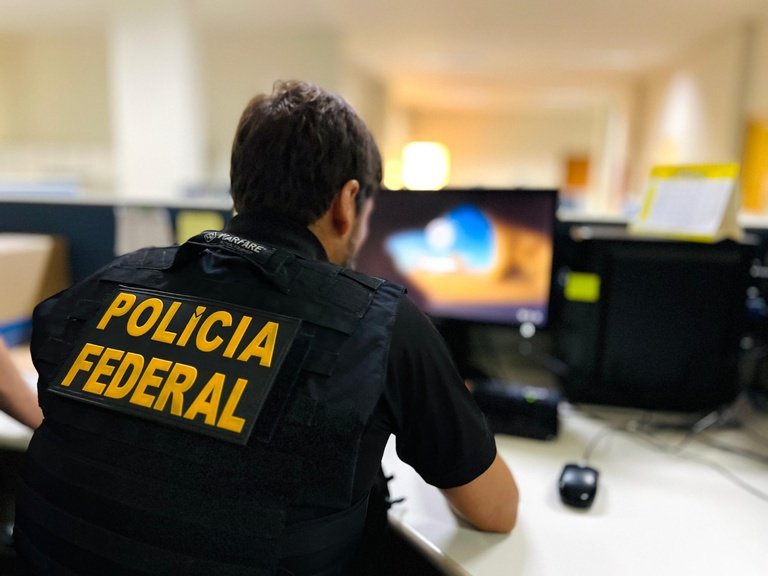 PF realiza operação no RN contra crimes virtuais envolvendo abuso infantil e extremismo
