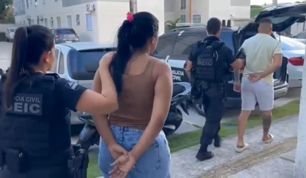 Quatro presos em Salvador por fraude de R$ 800 mil com cartões clonados