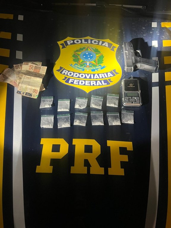 PRF prende dois em Mossoró e apreende arma, munição e cocaína