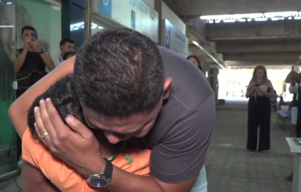 Menino potiguar finalmente conhece doador de medula após quase dois anos