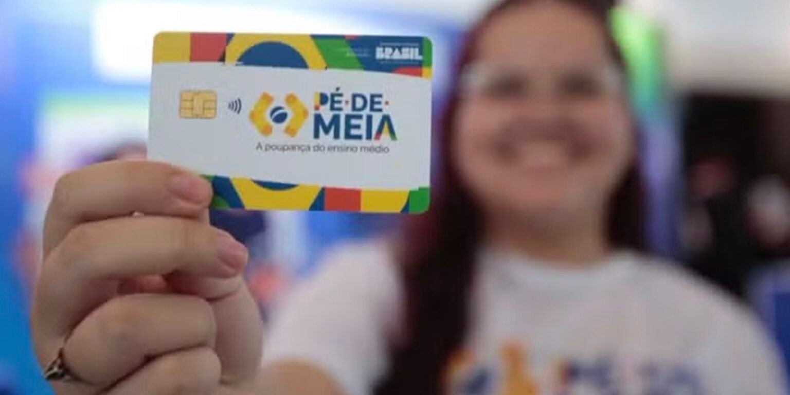 Pé-de-Meia libera terceira parcela para estudantes do ensino médio