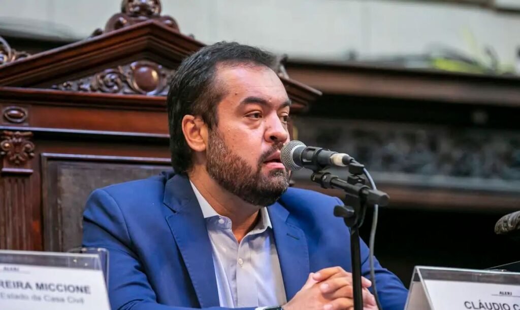 PGR aponta ligações pessoais entre Cláudio Castro e dono do Banco Master