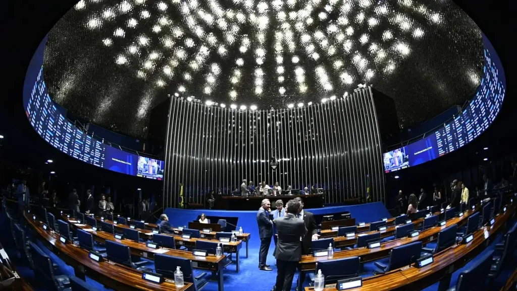 Senado aprova contrato especial para facilitar primeiro emprego a jovens