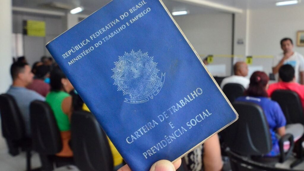 PEC pode acabar com controle de jornada para parte dos trabalhadores de alta renda