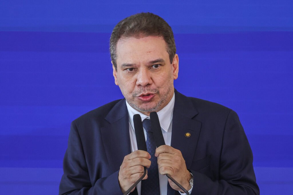 Ministro da Justiça antecipa retorno ao Brasil após decisão dos EUA sobre PCC e CV