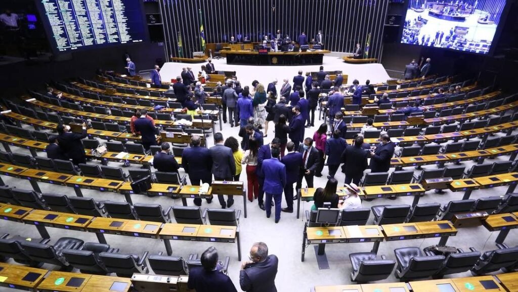 Congresso rejeita classificar facções como terroristas antes dos EUA