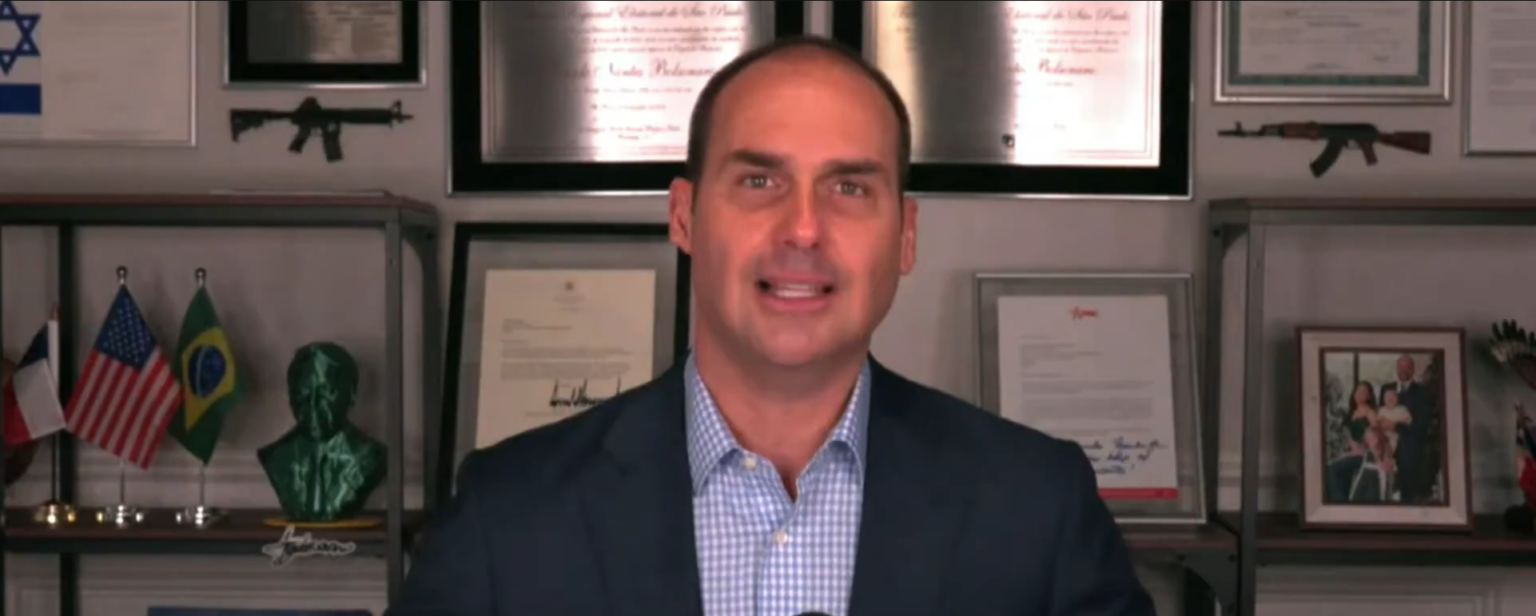 Eduardo Bolsonaro propõe substituir Pix por sistema americano e gera polêmica