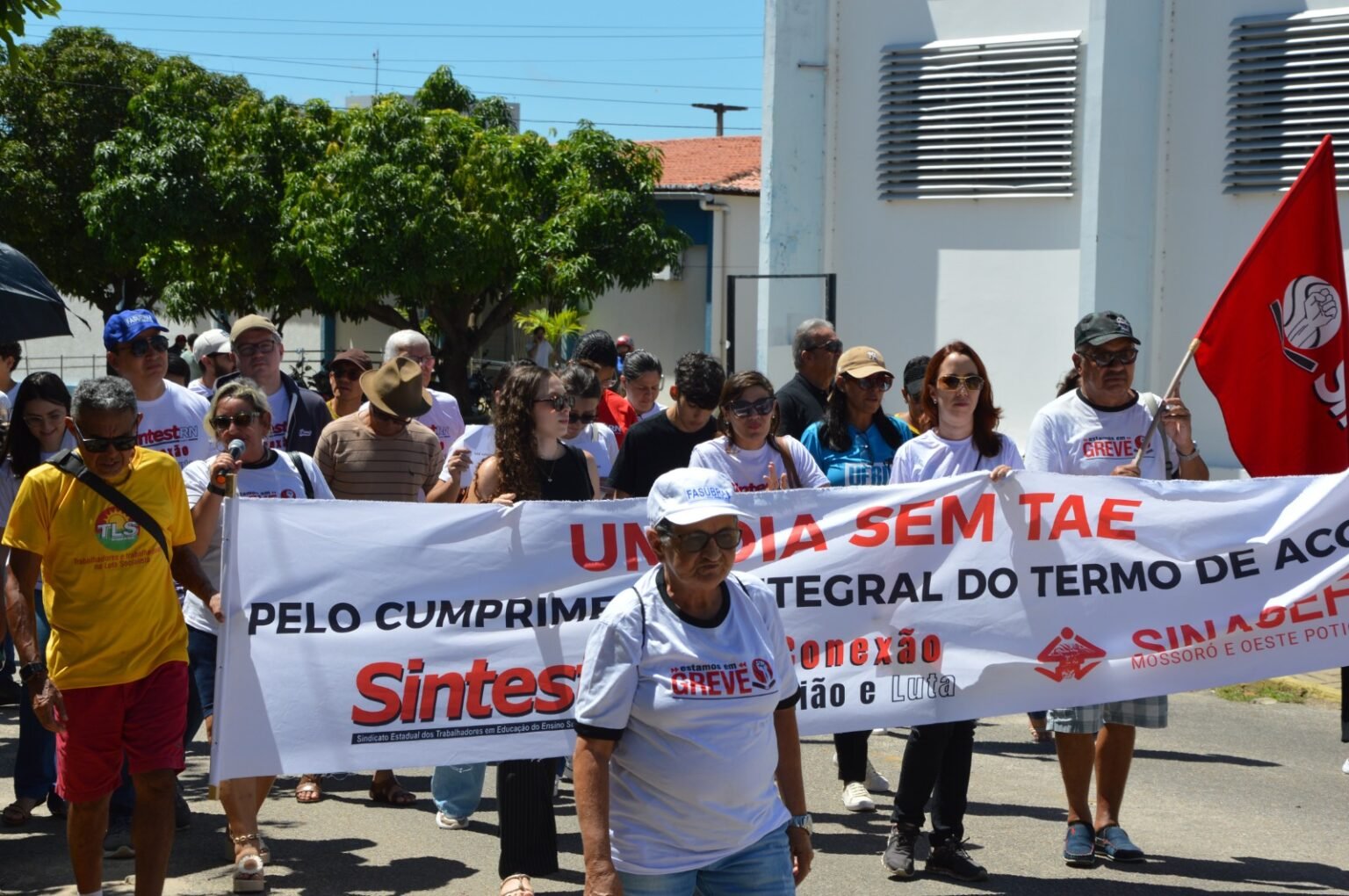 Greve dos técnicos da Ufersa chega a 100 dias sem solução