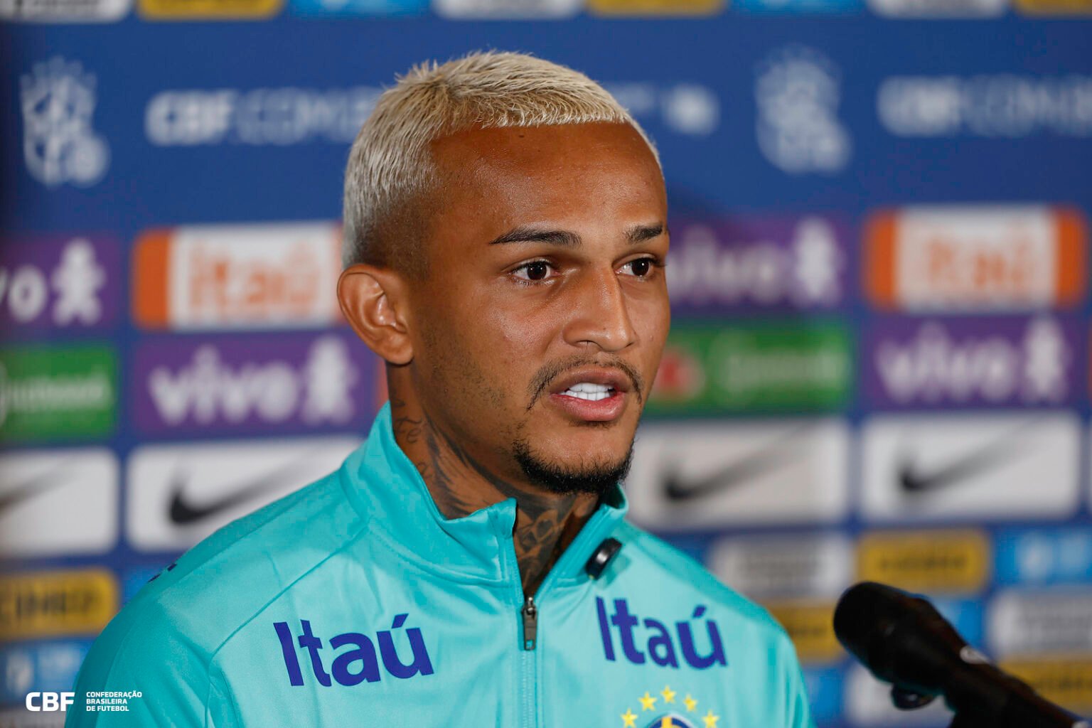 Wesley se lesiona e está fora da Seleção Brasileira na Copa