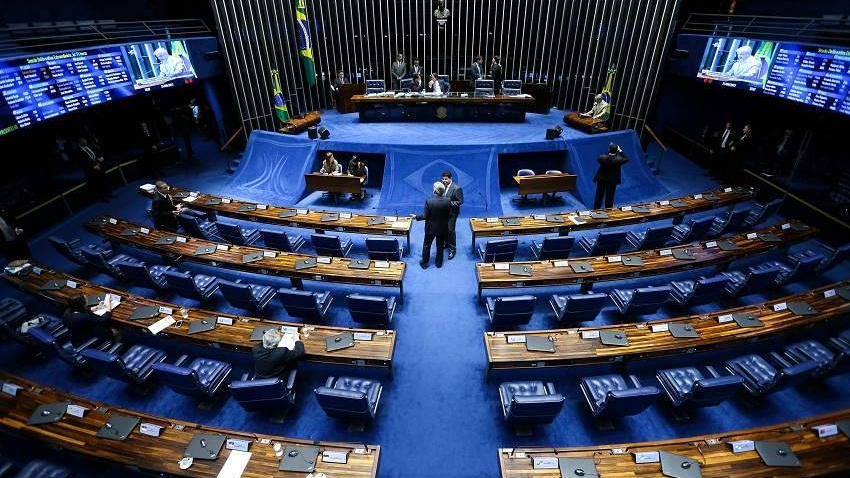 Senado discute avanço da PEC que acaba com escala 6×1