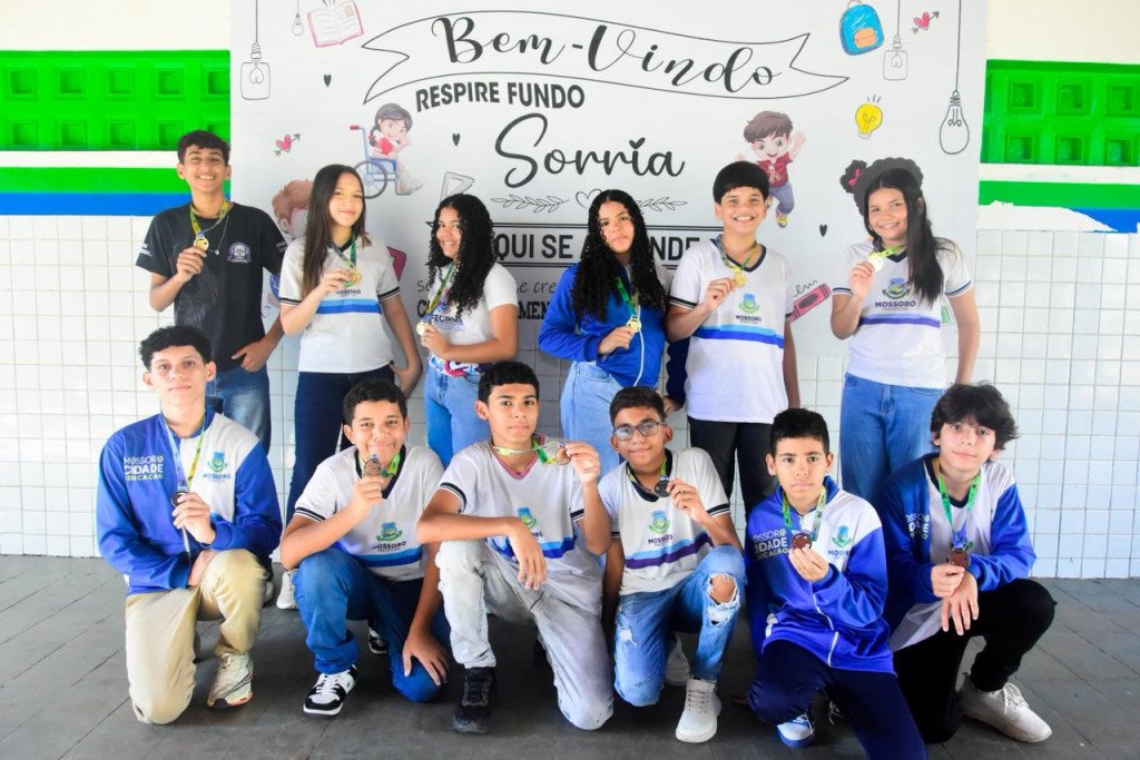 Estudantes da Celina Guimarães brilham em olimpíada nacional de finanças