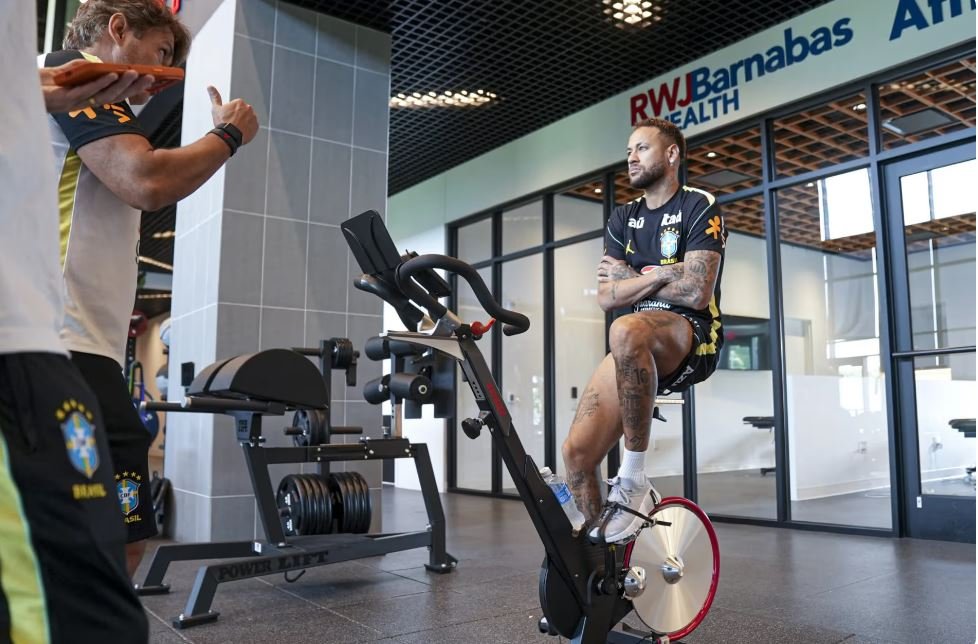 Neymar deve ficar de fora da estreia do Brasil na Copa do Mundo